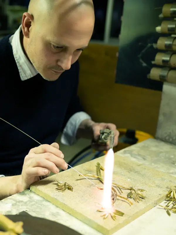 JeanLiv Studio • Jeanliv Nousi. Art creator - Hand crafting a bronze olive tree