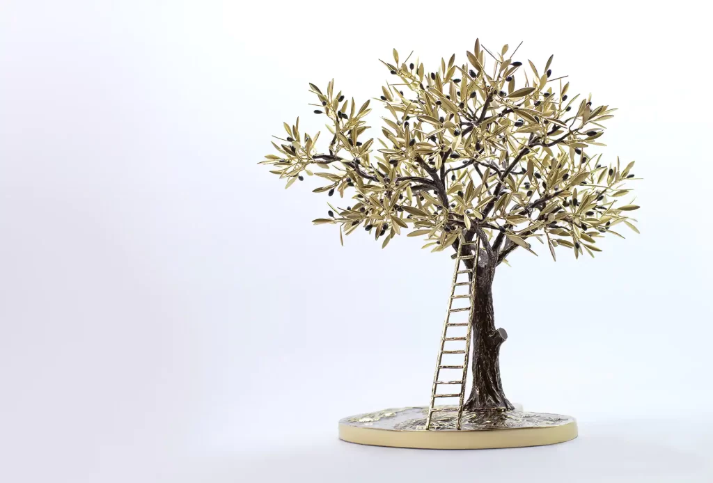 JeanLiv Studio • Decorative artist olive tree sculpture - Unique, hand-crafted wedding expressions